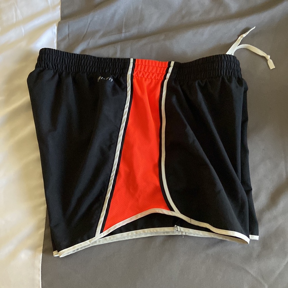 Nike Running Shorts - Picture 5 of 5